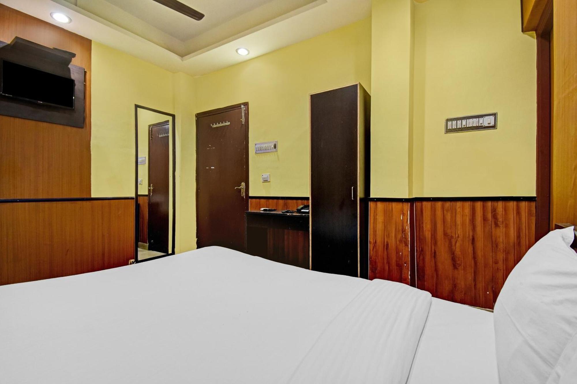 Flagship Hotel Eden Kolkata Exterior photo